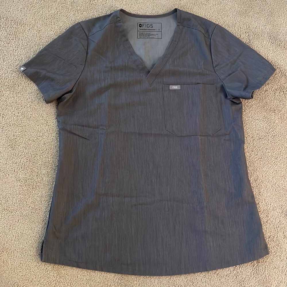 Catarina one pocket scrub top